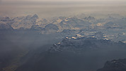 2: 908712-ueber-den-Alpen.jpg