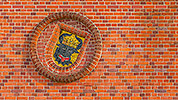 75: 727893-Luebstorf-Wappen-am-Schloss-Wiligrad.jpg