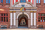 46: 728417-Stralsund-Rathaus-Eingang-+-Durchgang-zu-St-Nikolaikirche.jpg