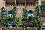 569: 713039-Verona-Piazza-delle-Erbe-Balkon.jpg