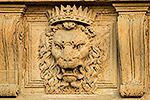 710: 713304-Florenz-Palazzo-Pitti-Detail-Loewe.jpg