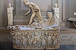 1097: 713931-Steinsarg-in-den-Vatikanischen-Museen.jpg