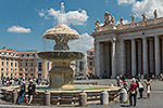 1207: 714096-im-Vatikan-Springbrunnen-Petersplatz.jpg