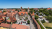 50: 802222-Blick-von-Turm-in-Stadtmauer-Rothenburg-ob-der-Tauber.jpg